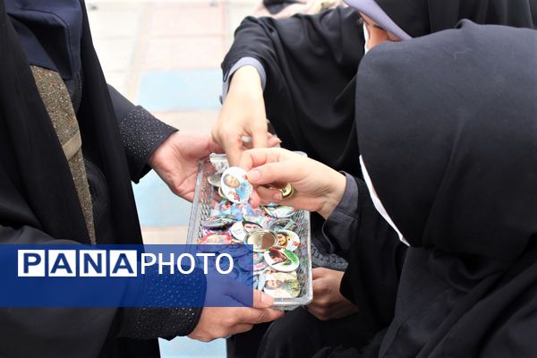 جلوه‌هایی از یادواره شهدا در دبستان استثنایی باغچه‌بان قم