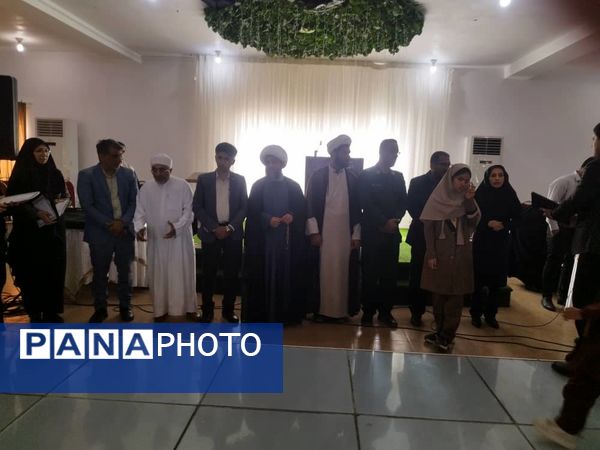 آیین رونمایی از کتاب دانش‌آموزان میناب