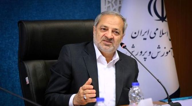 هیچ دانش‌آموزی ‌نباید از حضور در جلسه آزمون محروم شود حتی اگر کارت آزمون به همراه نداشته باشد