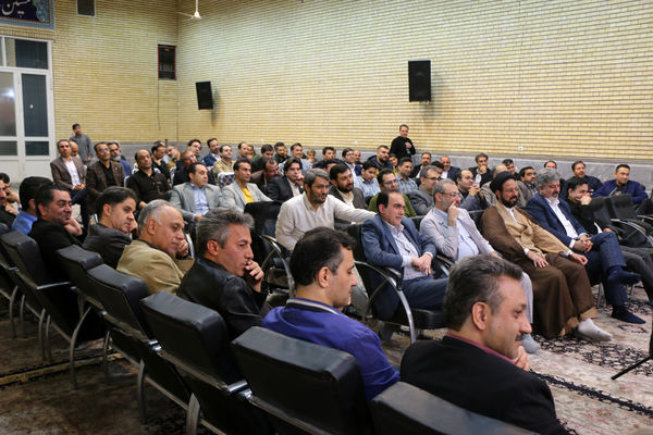 نشست صمیمی‌ دانش‌آموختگان دبیرستان امام رضا(ع) قم در هیات خادم الرضا(ع)