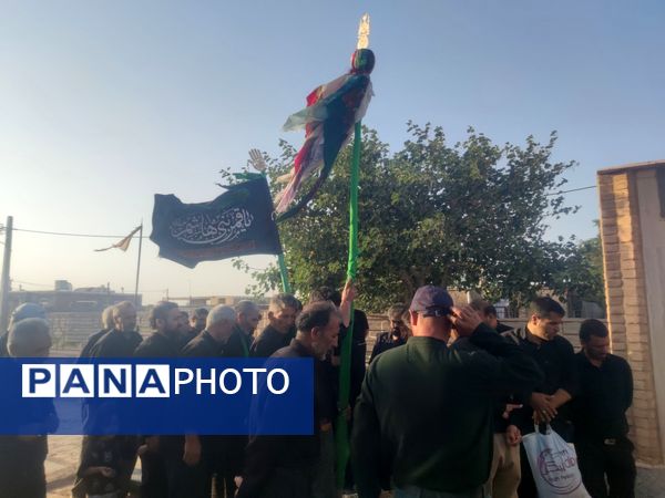 آیین جمع آوری نذورات مردمی در روز عاشورا 