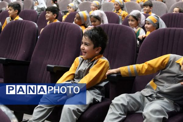 جشنواره هویت ملی اسلامی کودکستان‌های شهرستان گرمه