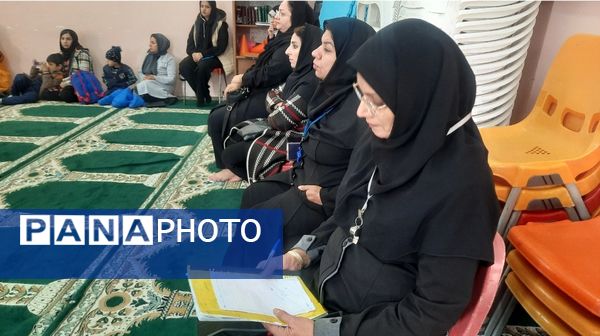 نشست صمیمی انجمن و اولیا پایه هفتم در دبیرستان فرهنگیان ناحیه۷ مشهد