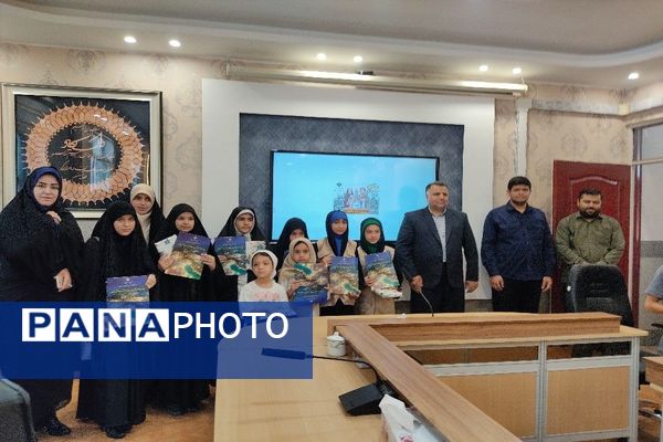 تجلیل از برگزیدگان پویش رأی با خانواده در نیشابور