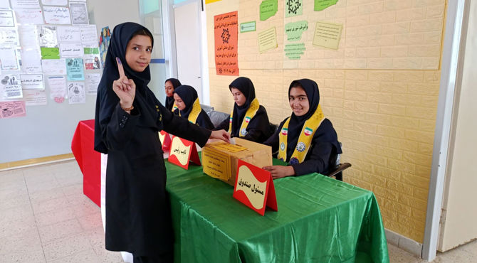 برگزاری انتخابات شورای دانش آموزی در دبیرستان فرزانگان