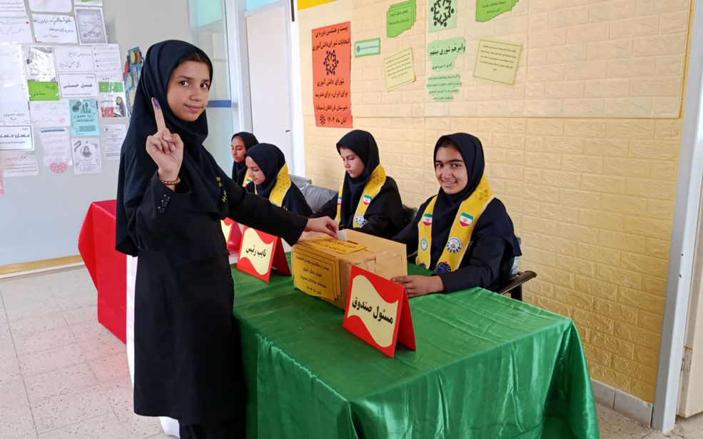 برگزاری انتخابات شورای دانش آموزی در دبیرستان فرزانگان