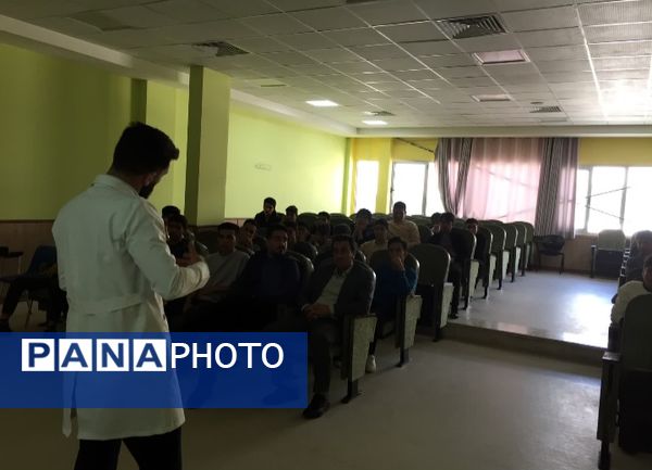 بازدید دانش آموزان دبیرستان نمونه آیت‌الله خامنه‌ای از دانشکده دندانپزشکی دانشگاه فردوسی مشهد