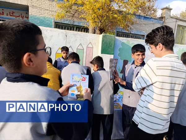 برگزاری نمایشگاه کتاب در دبستان معلم دو آشخانه 