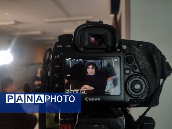 حضور دانش‌آموز خبرنگاران پانا شهرستان‌های تهران در مناظره و نشست انتخاباتی ر‌أی‌اولی‌ها