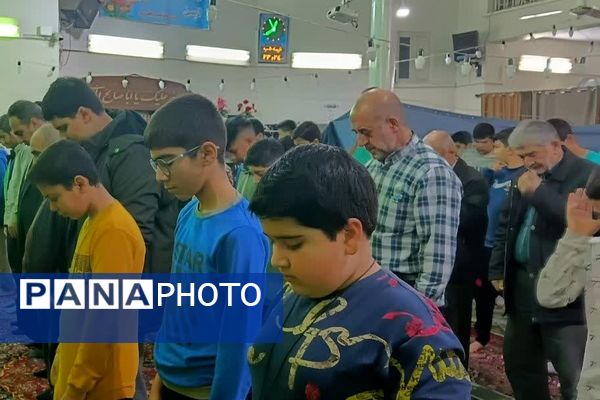 بازدید معاون پرورشی و تربیت بدنی ناحیه دو شهرری از مراسم اعتکاف دانش آموزی 