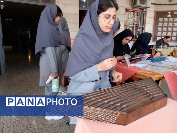 گرامیداشت روز حافظ و خوشنویسی در دبیرستان آرمینه مصلی نژاد ناحیه ۶