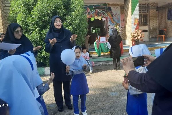 مراسم جشن شکوفه‌ها در شهرستان دهلران 