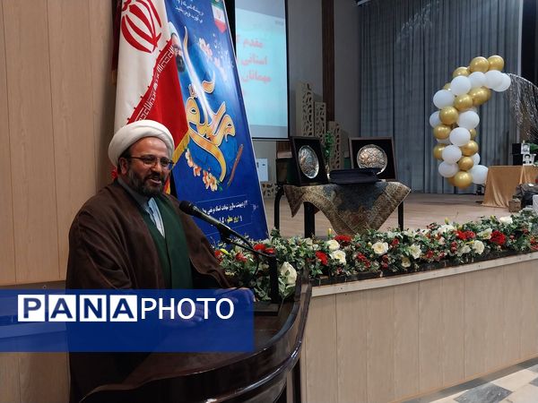 آیین بزرگداشت مقام معلم در شهرستان ابهر با حضور مسئولان استانی و شهرستانی