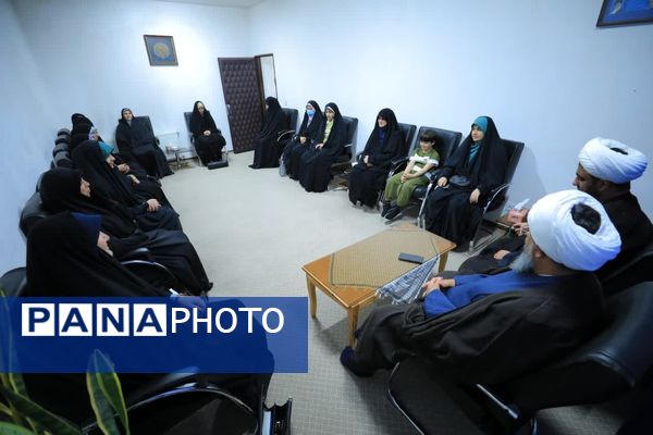  دیدار رئیس شبکه بهداشت و درمان شهرستان ساوجبلاغ با امام جمعه