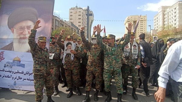 مردم مشهد با صلابت وصف نشدنی در راهپیمایی روز قدس