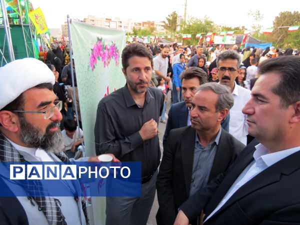 بازدید مدیرکل آموزش پرورش استان خراسان شمالی از غرفه‌های غدیرخم در بجنورد