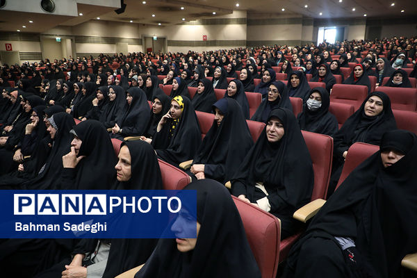 تجلیل از معلمان نمونه کشوری با حضور رئیس جمهوری
