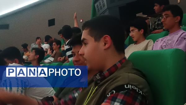 بازدید دانش‌آموزان دبیرستان شاهد ابوذر غفاری نیشابور از افلاک نمای نیشابور