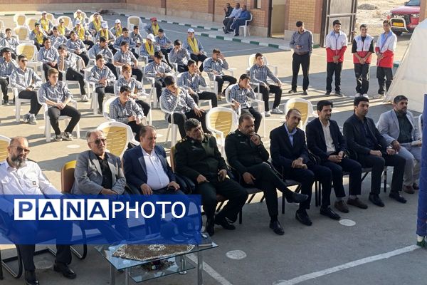 مراسم پدافند غیرعامل در دبیرستان بشارت بهارستاندو