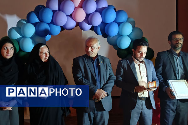 مراسم تجلیل از مقام‌آوران المپیاد رویش ناحیه 4 شیراز