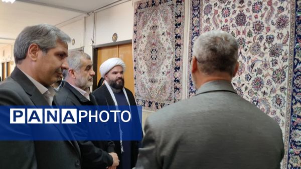 بازدید نائب رئیس مجلس شورای اسلامی از نمایشگاه تولیدات و محصولات صنعتی و صنایع دستی شهرستان کاشمر