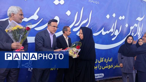 استقبال از برگزیدگان شانزدهمین المپیاد ملی فرش دستباف در مشهد