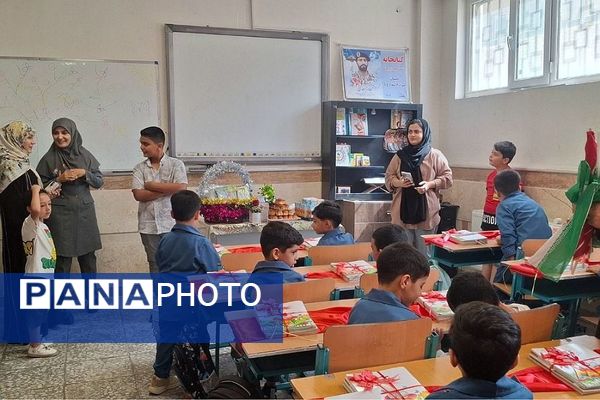 جشن کلاس اولی ها در دبستان باقرالعلوم ناحیه یک شهرری