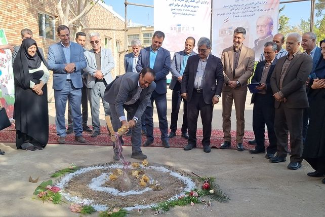 آیین کلنگ‌زنی مدرسه «اولیا» در ناحیه ۴ اصفهان همزمان با سراسر کشور