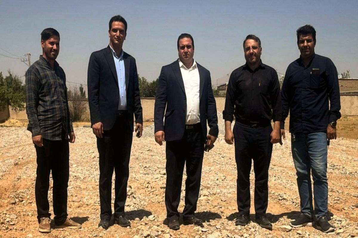 احداث زمین چمن مصنوعی؛ آغاز فصل شادابی در مدرسه شهید مطهری روستای سراب غضنفر نوراباد لرستان