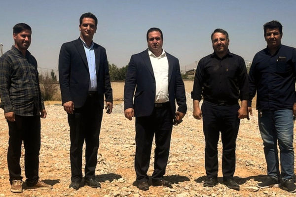  احداث زمین چمن مصنوعی؛ آغاز فصل شادابی در مدرسه شهید مطهری روستای سراب غضنفر نوراباد لرستان