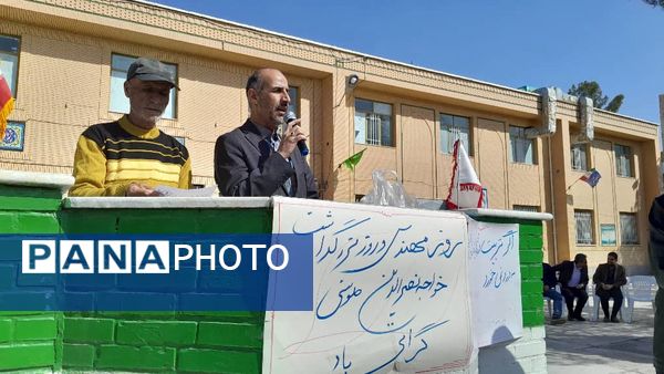 تقدیر از رتبه های برتر علمی-آموزشی، قرآنی، فرهنگی، ورزشی و هنری هنرستان شهید دیواندری سبزوار