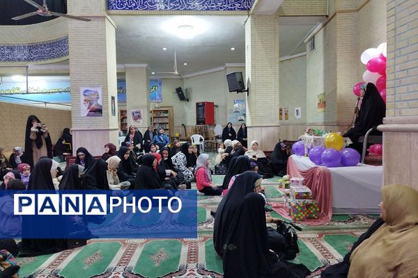 محفل دانش آموزی مقدامه میزبان ولادت حضرت زهرا (س)