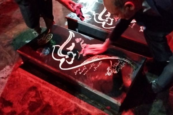 غبار روبی مقبره شهدای گمنام نیشابور