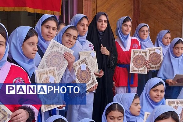 برگزاری نمایشگاه به مناسبت «هفته پدافند غیرعامل» در دبستان شهید مجید مجیدی ناحیه دو شهرری 