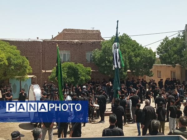 آیین تاسوعای حسینی؛ مردم رباطسنگ در سوگ علمدار کربلا