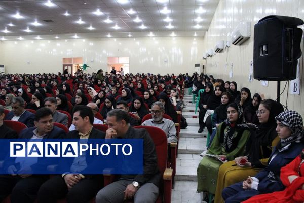 مراسم تجلیل از دانش‌آموزان برتر و پذیرفته شدگان کنکور 1404 در اندیمشک