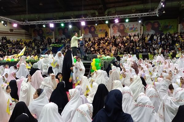 اجتماع بزرگ «روزه اولی‌ها» در ورزشگاه شهید‌شیرودی 