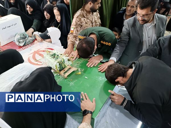 عطر حضور شهید گمنام در نماز جمعه فارسان