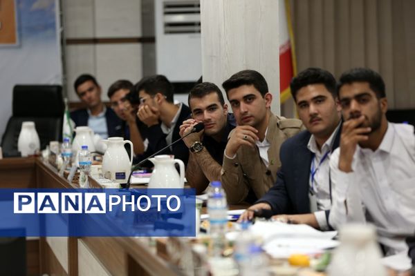 نشست اعضای کارگروه تدوین سند دوازدهمین دوره مجلس دانش‌آموزی جمهوری اسلامی ایران 