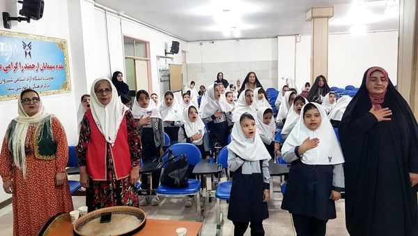 بزرگداشت هفته ملی سالمند در دبستان دخترانه سماء شیروان 