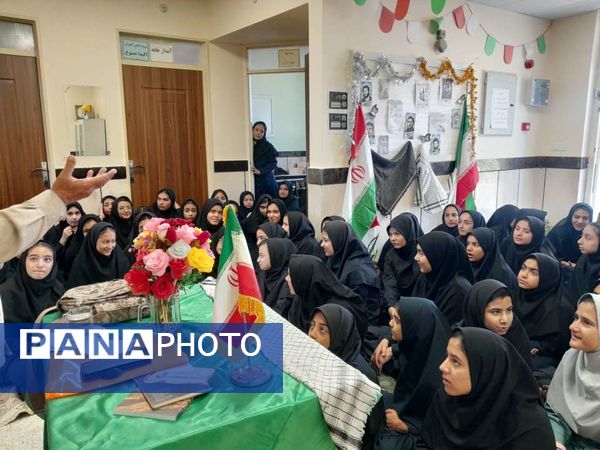 روایت هشت سال دفاع مقدس توسط راوی انقلاب در مدرسه مادرمهربان نقاب