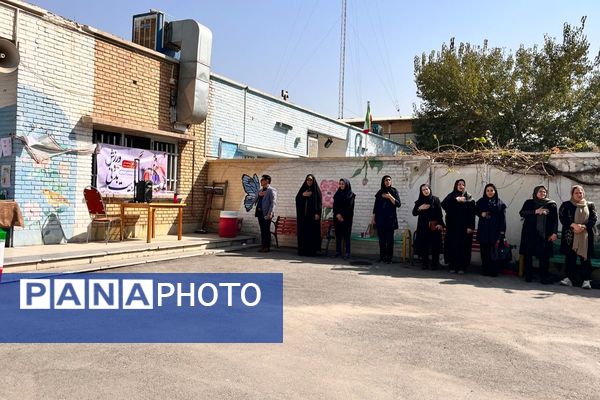 قدرت،هیجان و مهارت در نمایش کاراته کاران دبیرستان رضوان در افتتاحیه المپیاد ورزشی