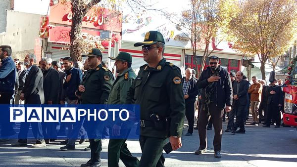 تشییع پیکرشهداى گمنام در شهرکرد 