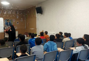 زمزمه طنین دلنشین کلام خدا در درالقران امام خمینی (ره) شهرستان خاتم 