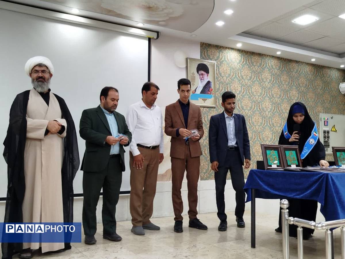مراسم تجلیل از خبرنگاران پانا کاشمر