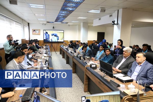 دیدار معاون پرورشی و فرهنگی وزارت آموزش‌وپرورش با نمایندگان پسر تشکل‌های دانش‌آموزی شیراز