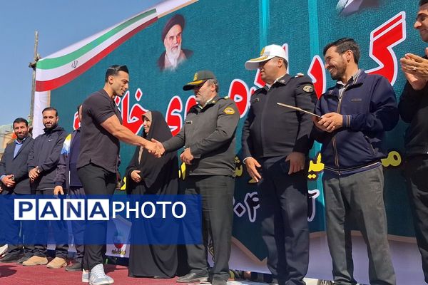  همایش بزرگ پیاده روی خانوادگی در نسیم‌شهر 