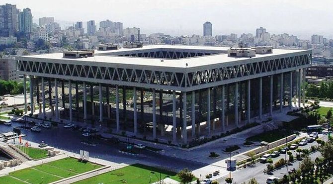 ساختمان شیشه‌ای صدا و‌ سیما را در فهرست میراث فرهنگی ثبت کنیم