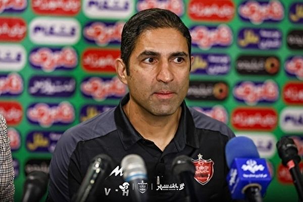 انتقاد هاشمیان از چمن ورزشگاه تختی؛ بازیکن بزرگ  دنیا
خواستار پیوستن به پرسپولیس 