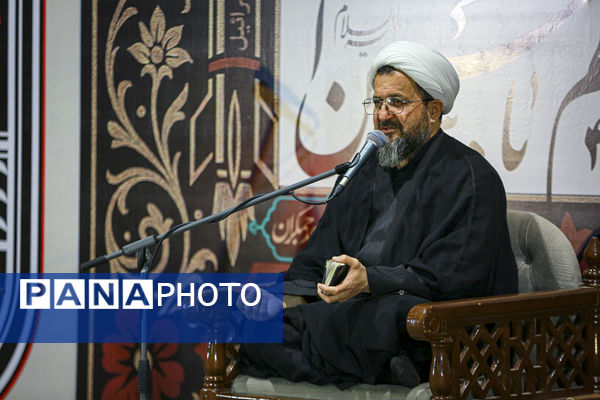 مراسم احیاء شب عاشورا در مسجد مقدس جمکران